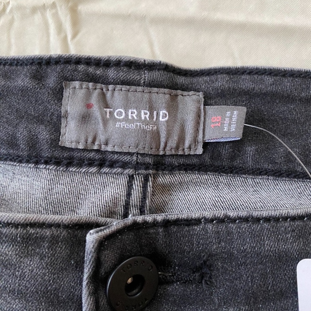 torrid Black Distressed Denim Jean Shorts - Picture 11 of 15